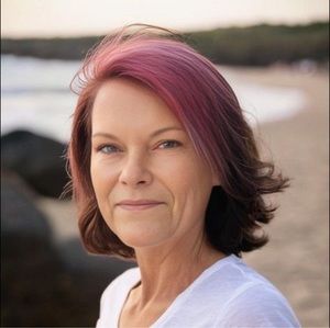 Meet your Posher, Connie